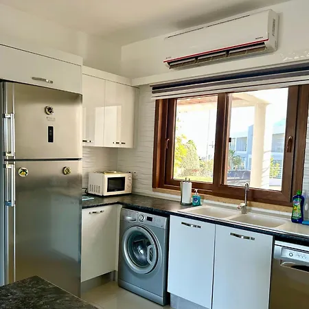 Apartment Poolside 2 Bedroom Vacation With Garden Terrace Agios Georgios (Girne)